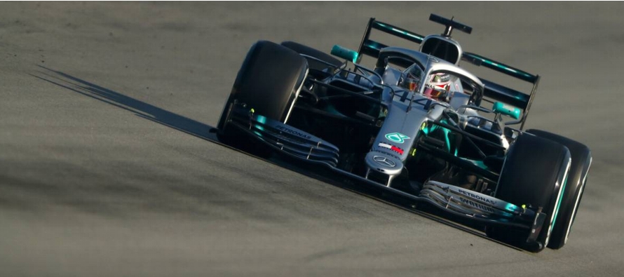  El campeón de Fórmula 1 Lewis Hamilton ganó el domingo el Gran Premio de...