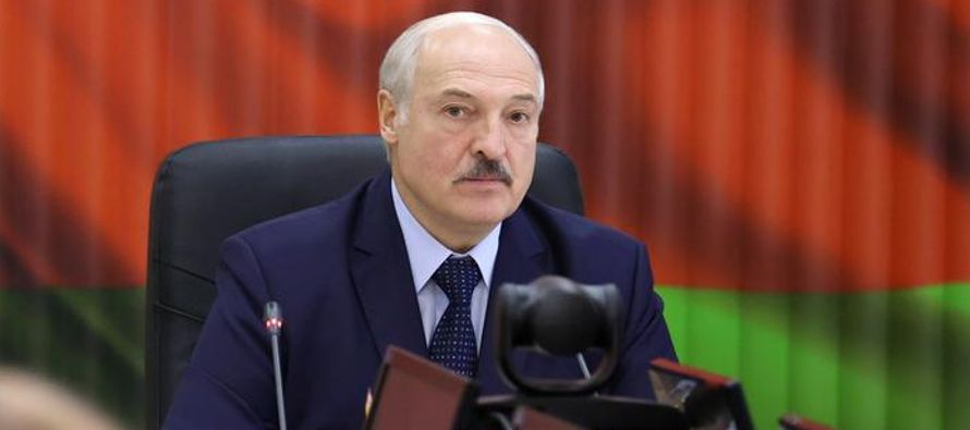 En declaraciones televisadas a su Consejo de Seguridad, Lukashenko describió los planes de...