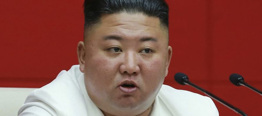 En la reunión del Comité Central, Kim reconoció los problemas...