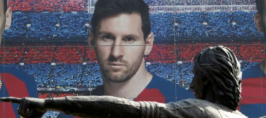 Las casas de apuestas apuntan a la supuesta conversación entre Messi y Pep Guardiola, actual...
