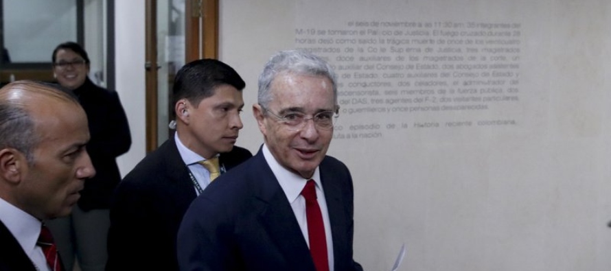 Iván Cepeda, un legislador de oposición cuyas acusaciones dieron origen al proceso...