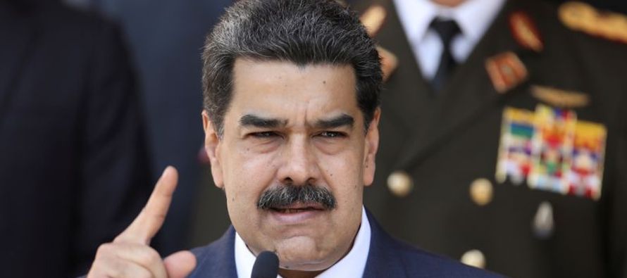 Maduro indultó el lunes a políticos, sindicalistas y activistas de la...