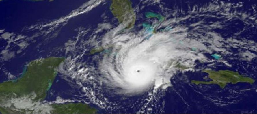 La Depresión Tropical Diecinueve se encontraba cerca de la costa del sur de Florida el...