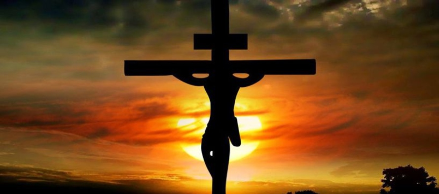La cruz, para el cristiano deja de ser un instrumento de tortura y se convierte en signo de...