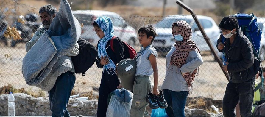 Entre las 139 personas que salieron de Grecia había niños con problemas graves de...