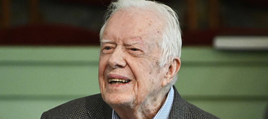 Carter planeaba celebrar en su vivienda en Plains, Georgia, con su esposa Rosalynn Carter, con...