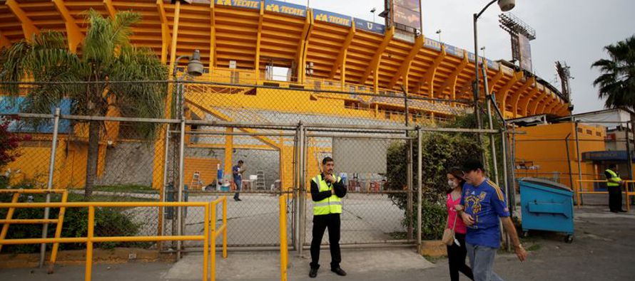 El último partido de fútbol en México que se jugó con aficionados fue...