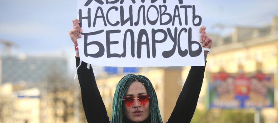 Más de 50,000 personas participaron en la manifestación en Minsk, según el...