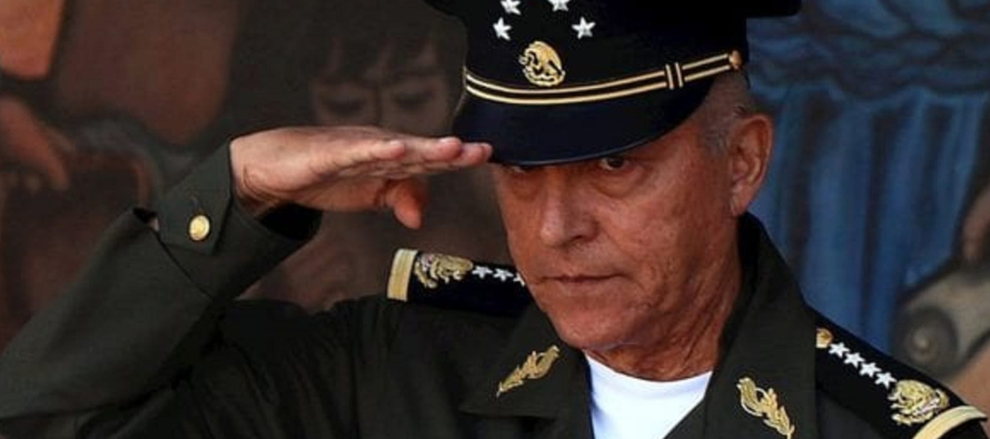 López Obrador ordenó el domingo suspender a los miembros del Ejército y al...