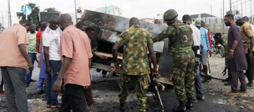 Los disturbios son los peores hechos de violencia callejera desde el regreso de Nigeria al gobierno...