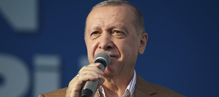 El líder turco mencionó la amenaza de Washington de imponer sanciones después...