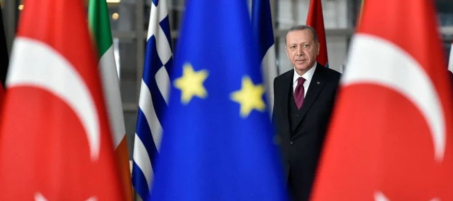 Numerosos funcionarios europeos criticaron duramente los comentarios de Erdogan, mientras que la...