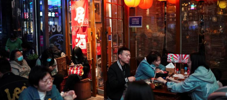 Escenas igual de novedosas se están produciendo en otros lugares de China a medida que los...