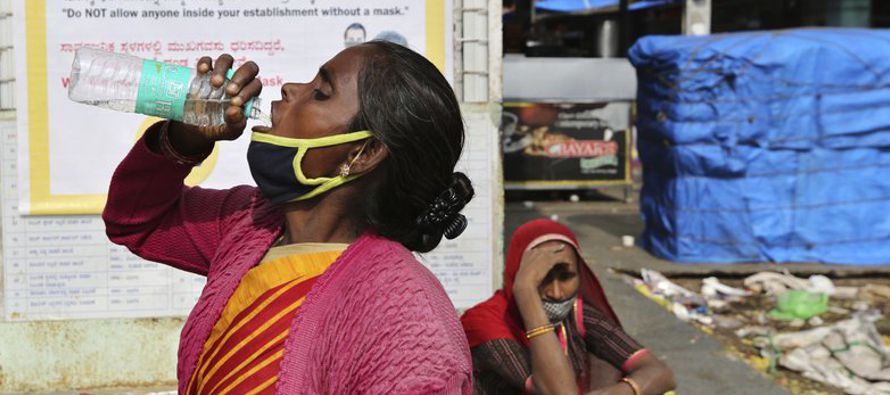 India sigue siendo el segundo país del mundo más afectado por la pandemia solo por...
