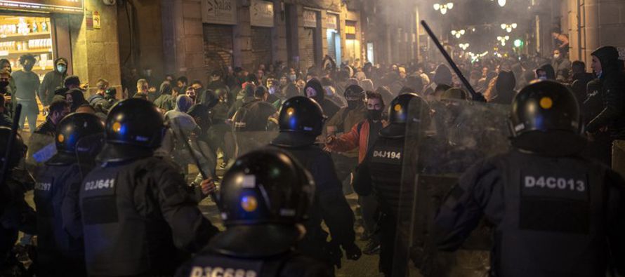 Los disturbios nocturnos fueron los más violentos ocurridos en España hasta ahora en...