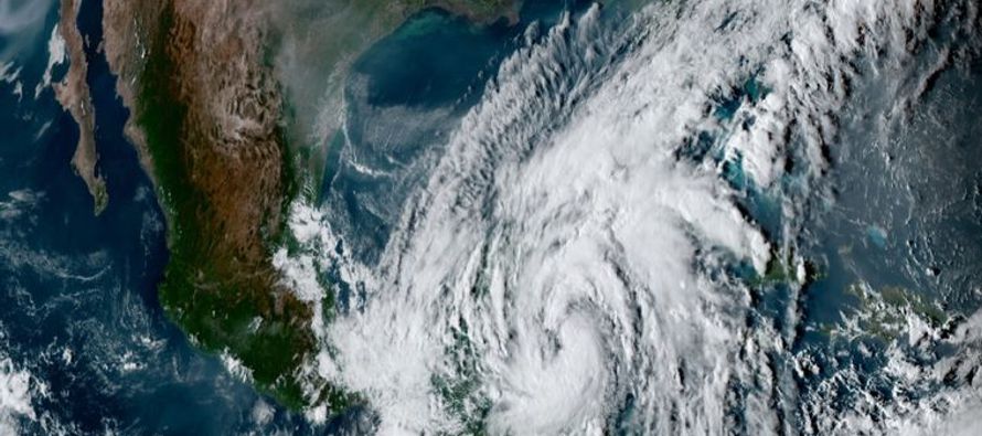 La tormenta tropical Eta se formó en el Caribe la noche del sábado, para igualar el...