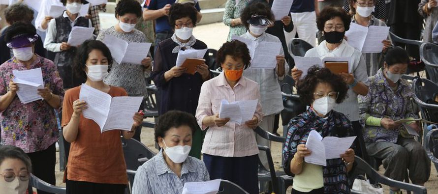 El Centro de Salud y Control de Enfermedad de Corea del Sur reportó 118 casos nuevos de...