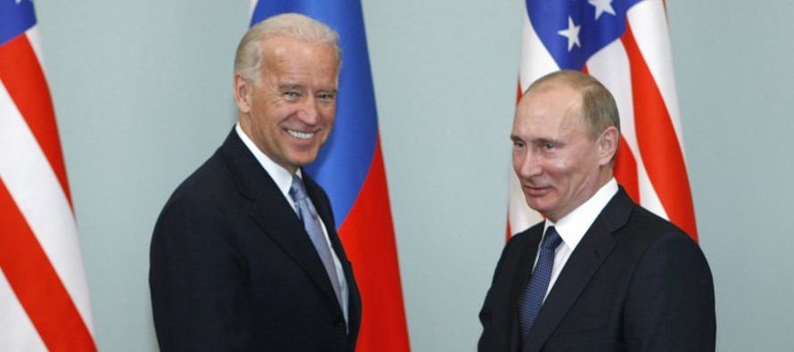 Putin es uno de un puñado de mandatarios que no se han pronunciado respecto a la victoria de...