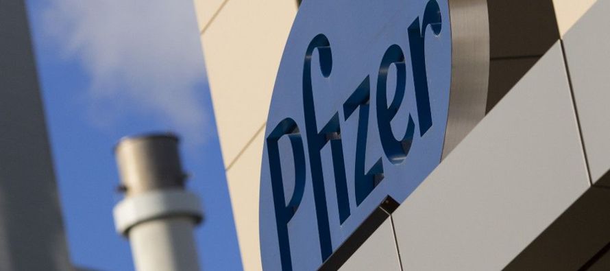 El mundo aplaudió el lunes el anuncio de que la vacuna que Pfizer Inc desarrolla con...