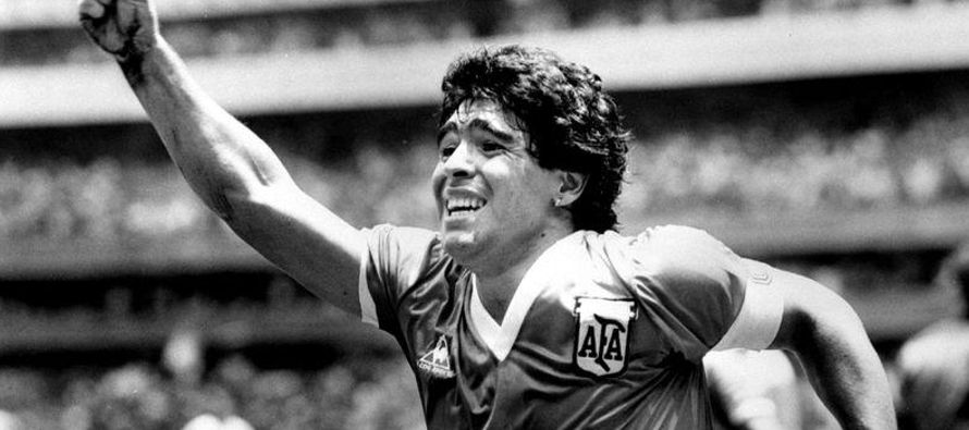 Maradona murió el miércoles a los 60 años debido a un paro cardíaco,...