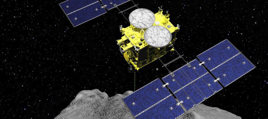 La sonda partió hace un año del asteroide Ryugu, a unos 300 millones de...