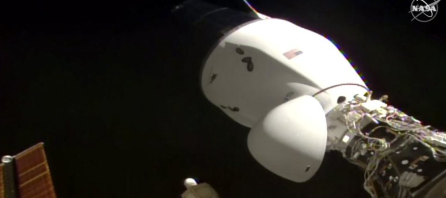 Es la primera vez que la compañía de Elon Musk tiene dos cápsulas Dragon en el...