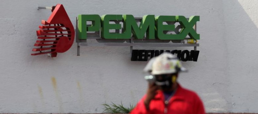Pemex pagó en 2019 casi 350,000 millones de pesos (17,632 millones de dólares) por el...