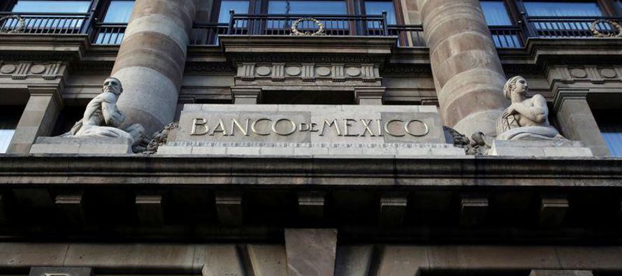El Senado aprobó un proyecto de ley que busca obligar a Banxico a comprar divisas que los...