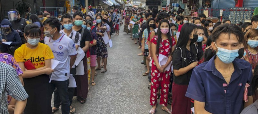 Los 576 casos nuevos de coronavirus reportados por Tailandia el domingo fueron la cifra más...