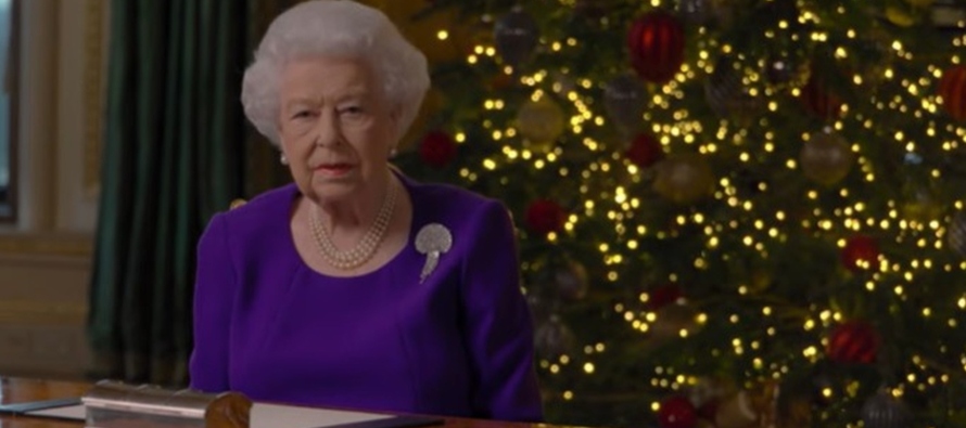 Su hijo, el príncipe Carlos, heredero al trono, de 72 años, pasó Navidad junto...