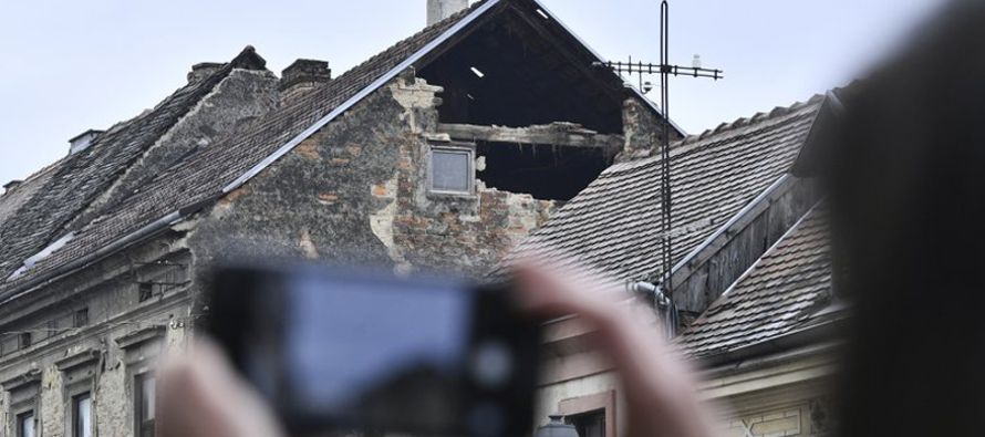 Los sismólogos de Croacia dijeron que el sismo se produjo alrededor de las 6:30 a.m. (0530...