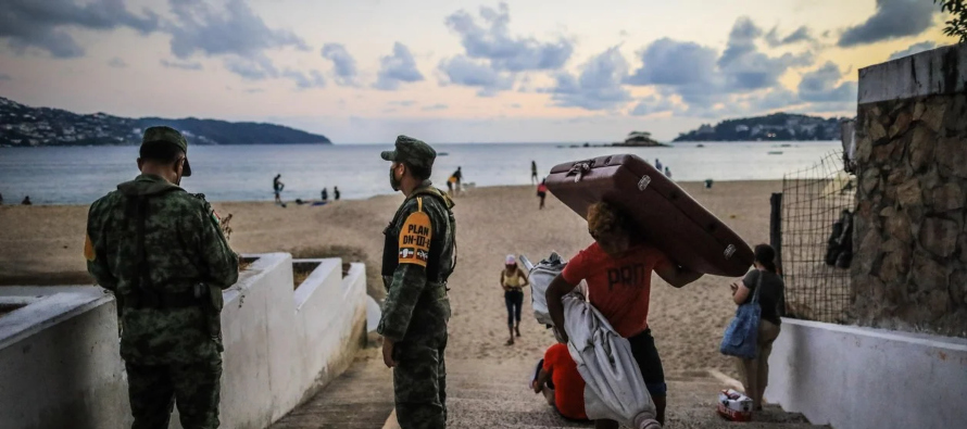 En 2019, se registraron más de 300,000 personas en las playas de Acapulco para observar la...