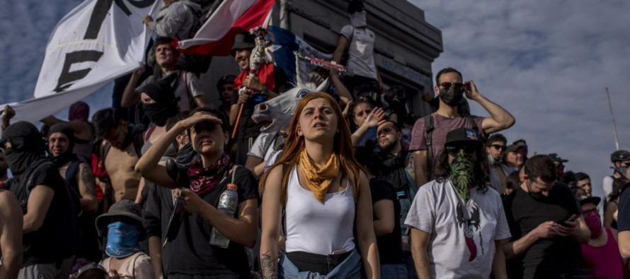 En Chile han sido capaces de acabar con un sistema democrático tutelado y limitado, forzando...