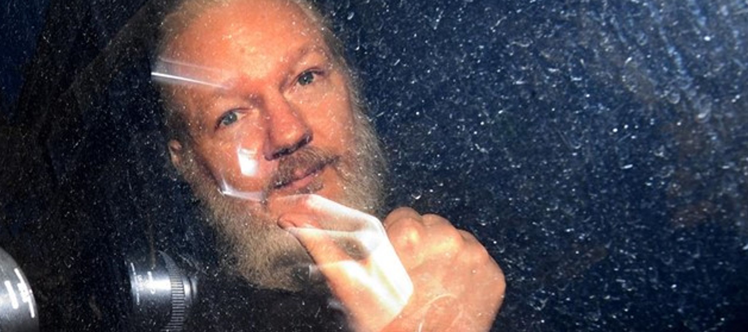 El fundador de WikiLeaks, Julian Assange, sabrá el lunes si puede ser extraditado de Gran...