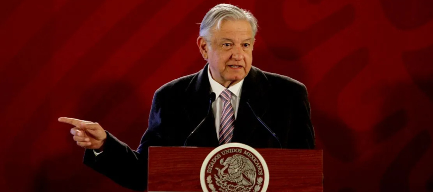 López Obrador prevé que en enero habrá una recontratación de empleos...