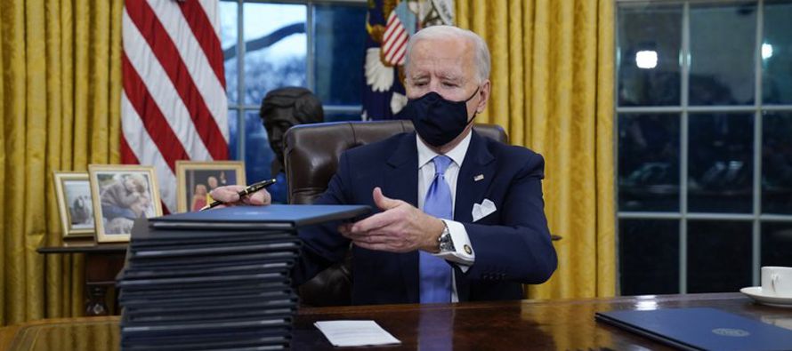 Biden ha prometido tomar medidas mucho más agresivas para frenar el virus de las que...