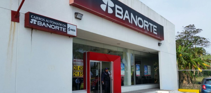 Banorte reportó un declive interanual del 34% en su utilidad neta del cuarto trimestre de...