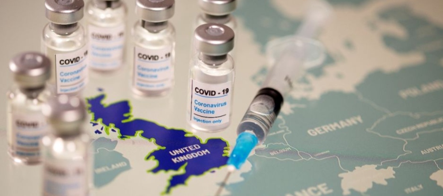 AstraZeneca dijo que cree que la primera dosis de su vacuna ofrece protección tras 12...