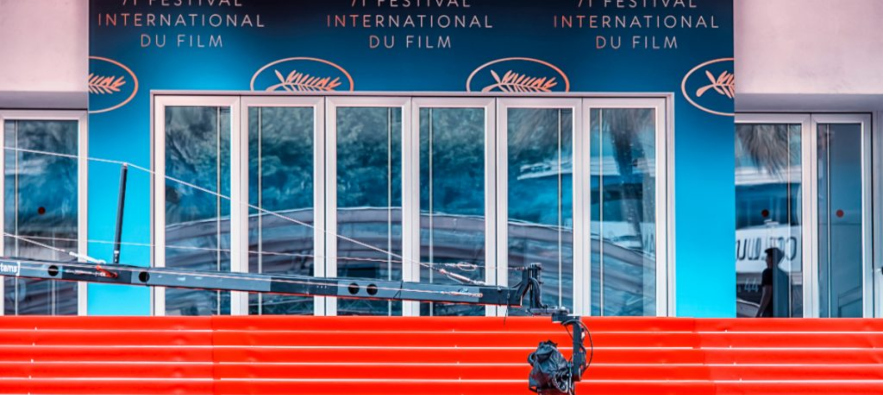 Cannes, además de otorgar sus prestigiosos galardones, es una vitrina esencial para la...