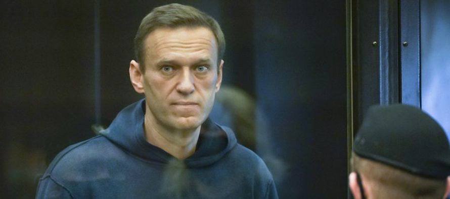 El servicio penitenciario ruso alegó que Navalny había violado los términos de...