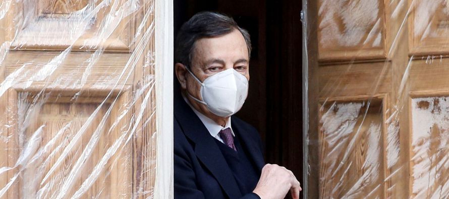 El expresidente del BCE recibirá, presumiblemente, el encargo de manos de Mattarella de...