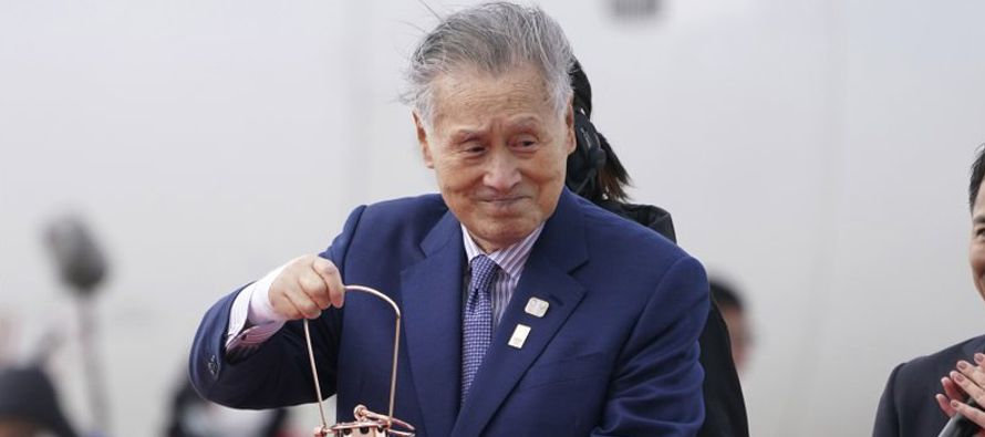 La renuncia del ex primer ministro japonés en una reunión de la junta ejecutiva deja...