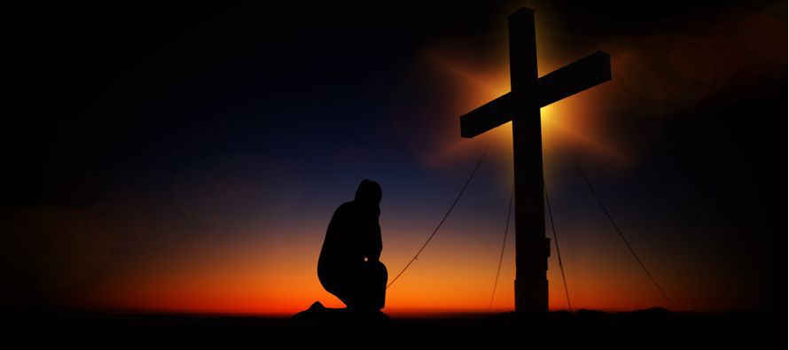En aquel tiempo, Jesús dijo a sus discípulos: «El Hijo del hombre debe sufrir...