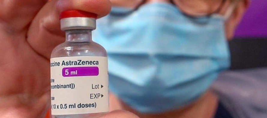 Por su parte, más de 18,2 millones de personas ya han recibido la primera dosis de la vacuna...