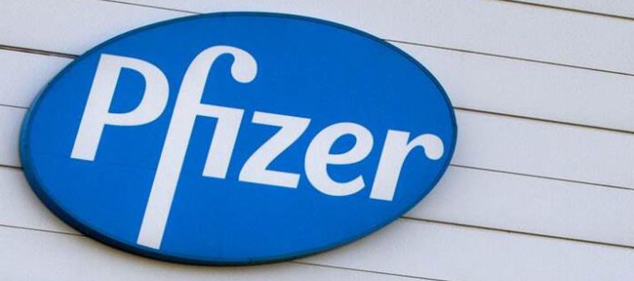 Pfizer dijo que ofrecerá una tercera dosis a 144 voluntarios entre los que participaron en...