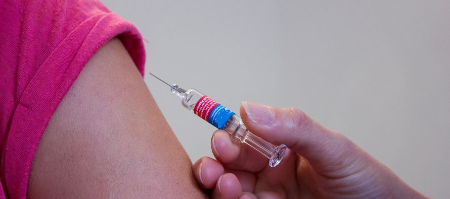 La vacuna de Pfizer-BioNTech ya está autorizada para mayores de 16 años, lo que...