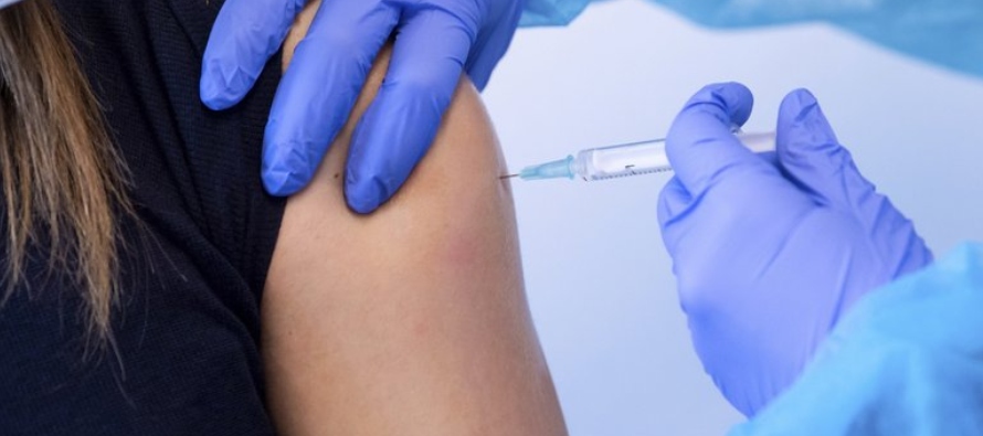Las vacunas desarrolladas por Pfizer y Moderna también se utilizan en el continente europeo,...