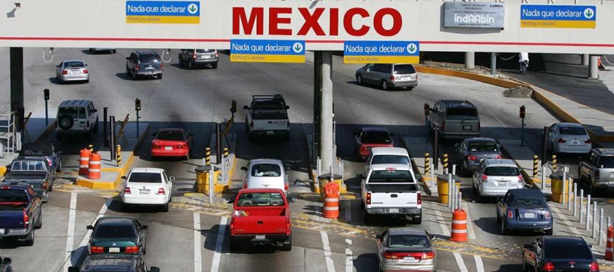 El gobierno mexicano ya había restringido los cruces en su frontera norte desde marzo de...