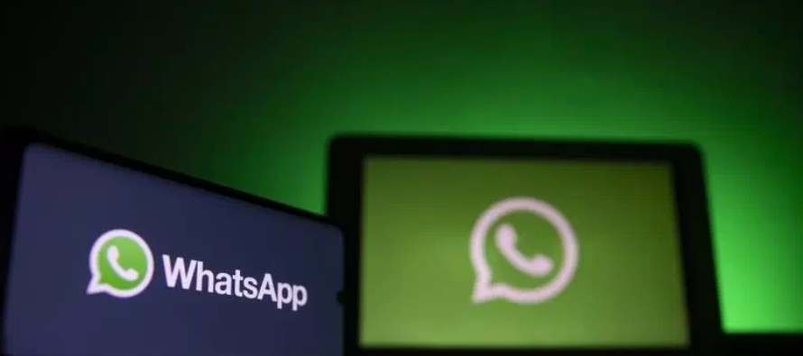 Whatsapp tiene unos 2,000 millones de usuarios mensuales activos, lo que la convierte con...