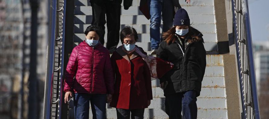 Las autoridades sanitarias chinas pidieron el domingo a la población que se vacune....